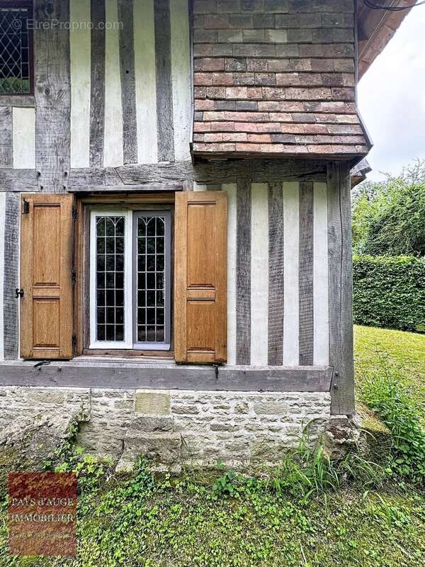 Maison à SAINT-PIERRE-SUR-DIVES
