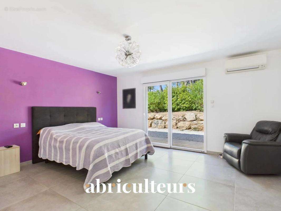 Belle villa contemporaine/vue panoramique en vente à Bagnols-en-Forêt (83600) - photo 12
