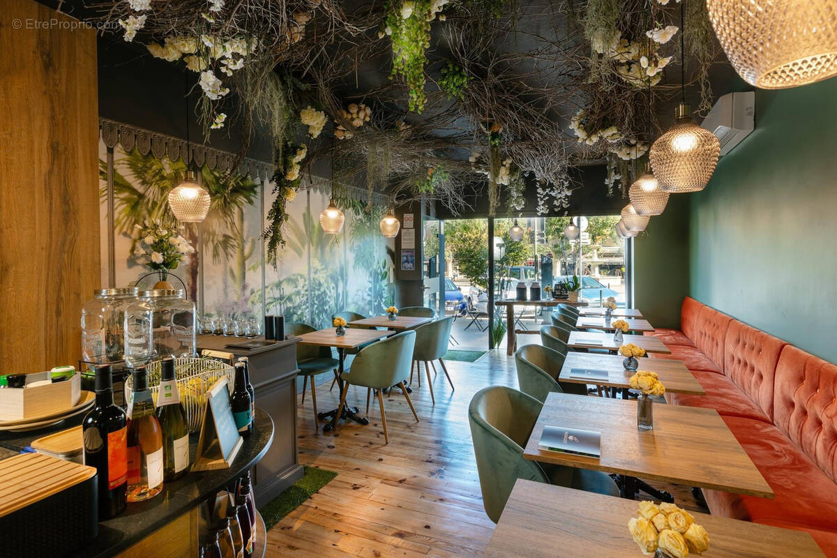 Commerce à VAISON-LA-ROMAINE