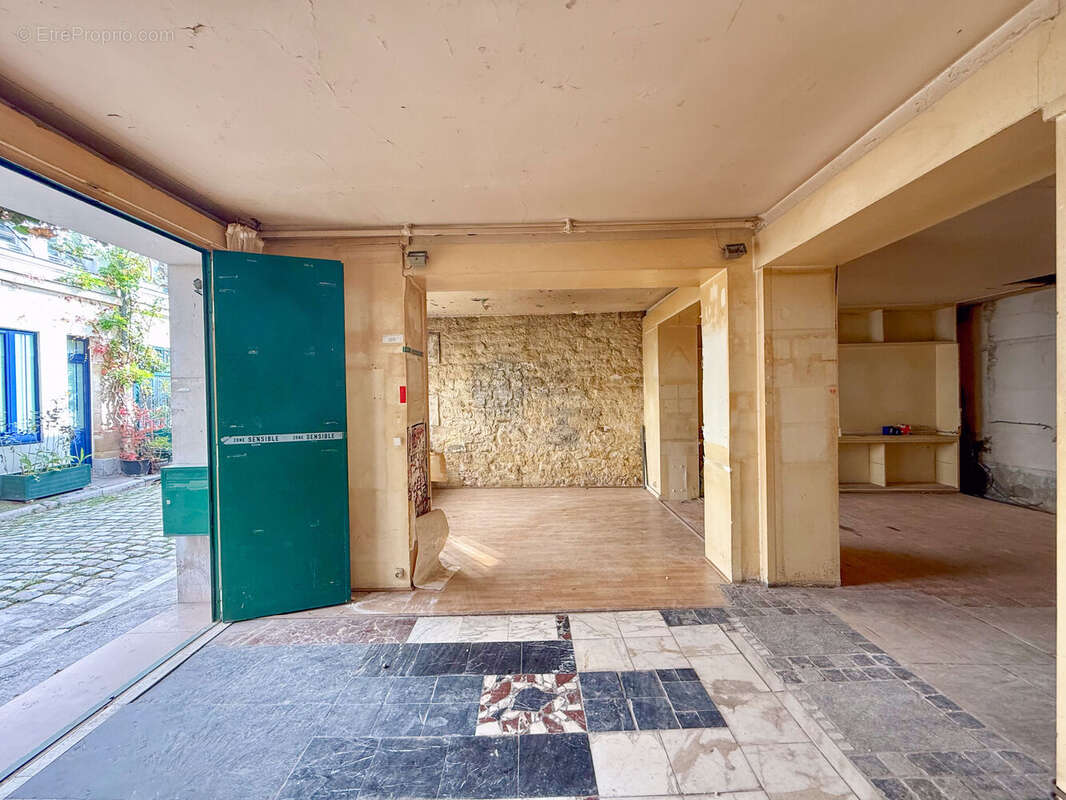 Photo 8 - Commerce à PARIS-11E