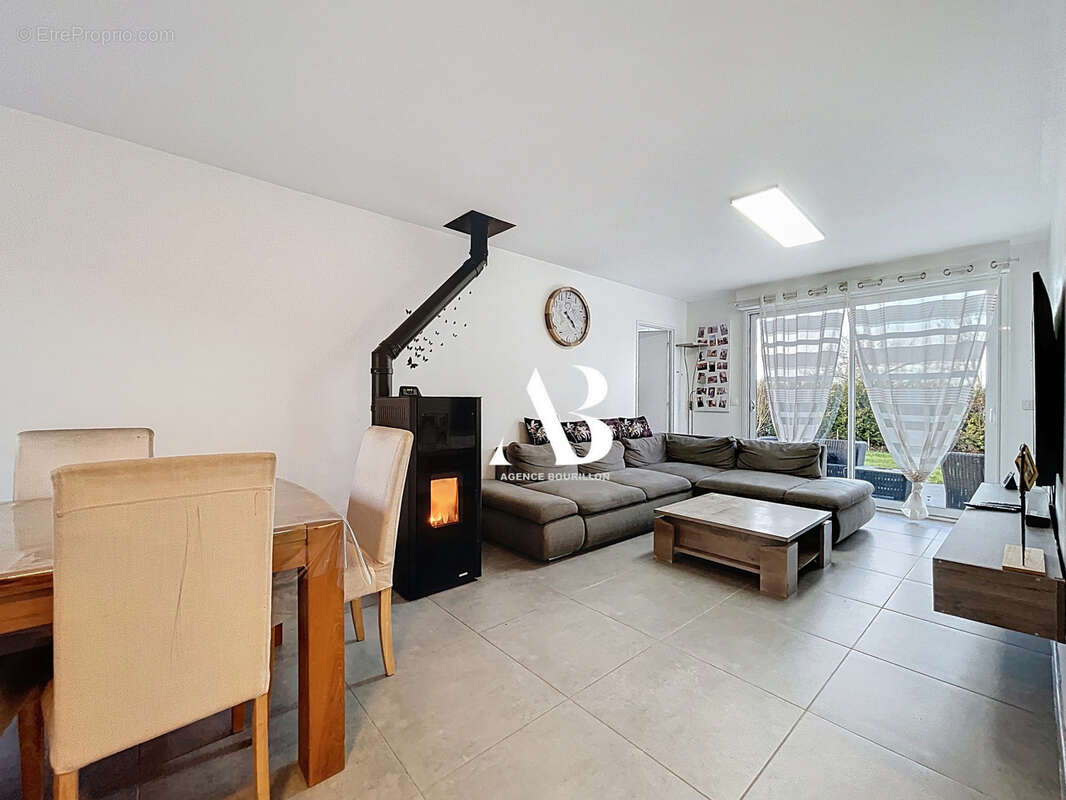 Maison à VILLENEUVE-LES-BORDES