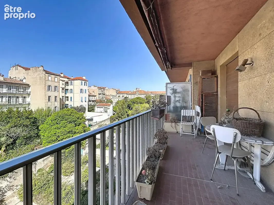 Appartement à MARSEILLE-8E