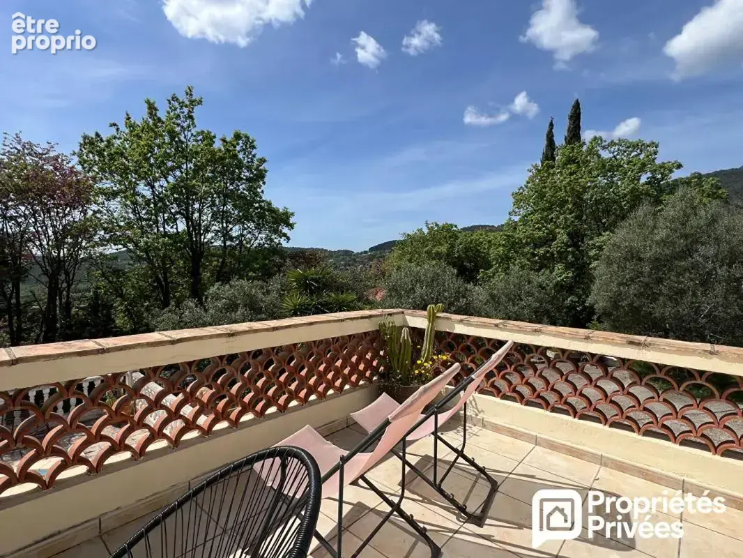 Maison de 4 pièces avec beau jardin, piscine et garage - photo 12
