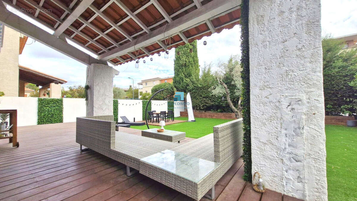 Maison à PUGET-SUR-ARGENS