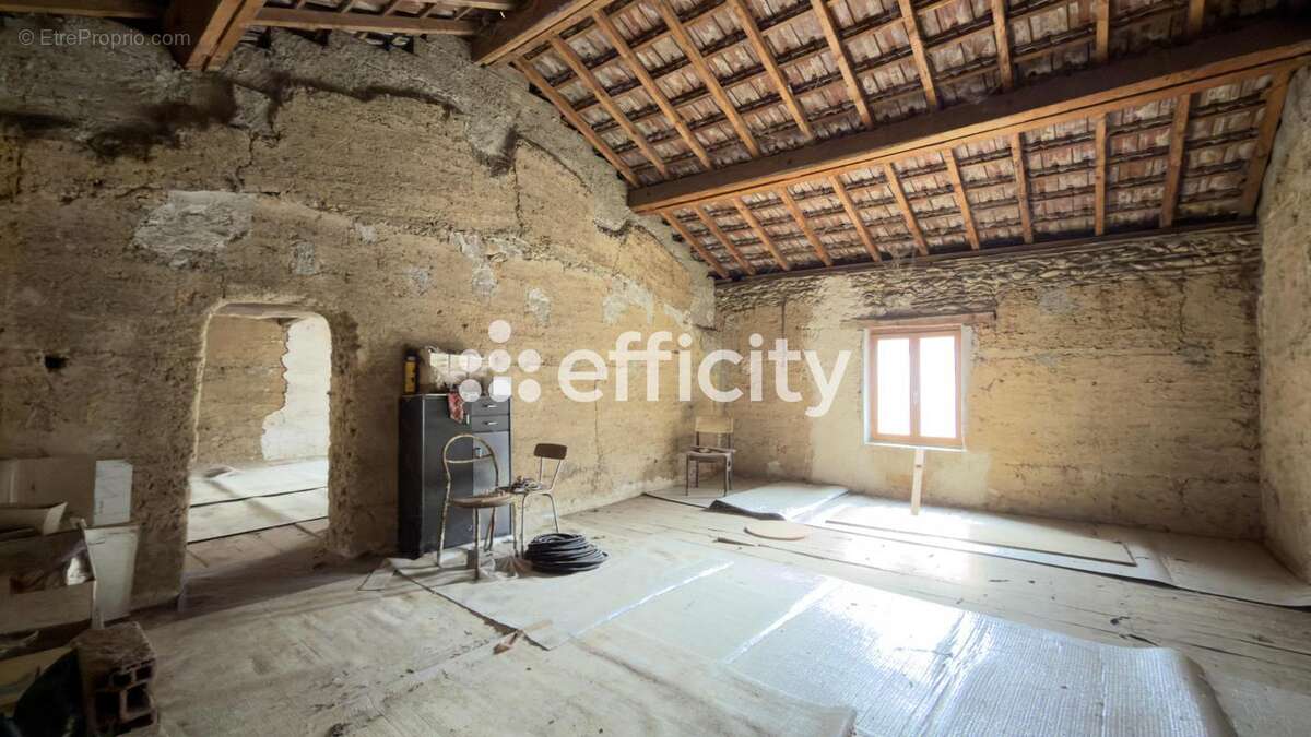 Maison à MORAS-EN-VALLOIRE