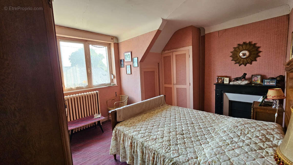 Maison à FRIERES-FAILLOUEL