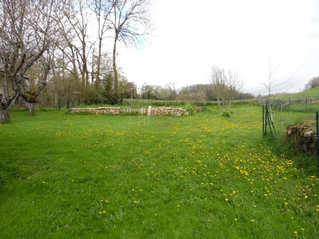 Terrain à AMBERIEU-EN-BUGEY