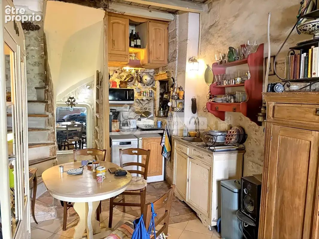 Maison de 65 m² à vendre dans le centre historique d'Arles - photo 6