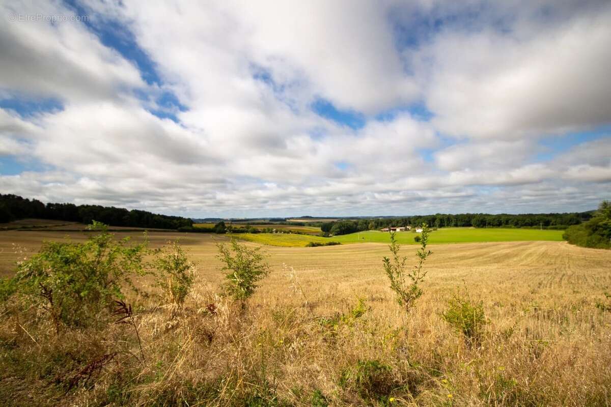 Maison à GARDES-LE-PONTAROUX