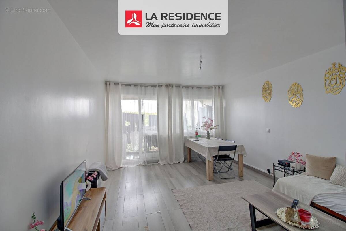 Appartement à LES MUREAUX