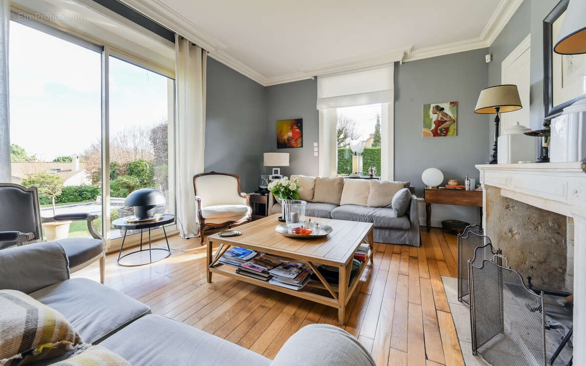 Maison à CHARBONNIERES-LES-BAINS