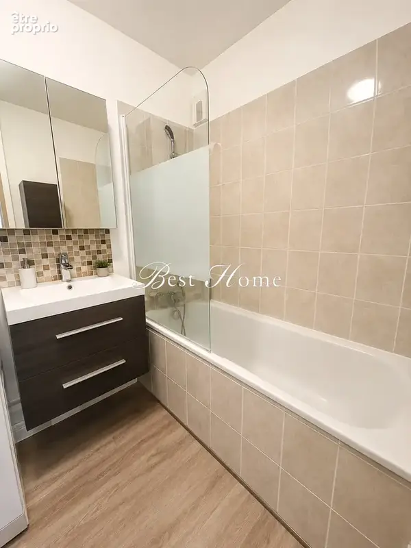 Exclusivité BESTHOME : T3 rénové avec balcon, parking et cellier   Nîmes Costières - photo 8