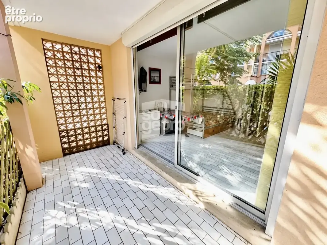 Réf : 2359 - Vente Studio Cabine au rez-de-chaussée dans résidence avec piscine ! - photo 1