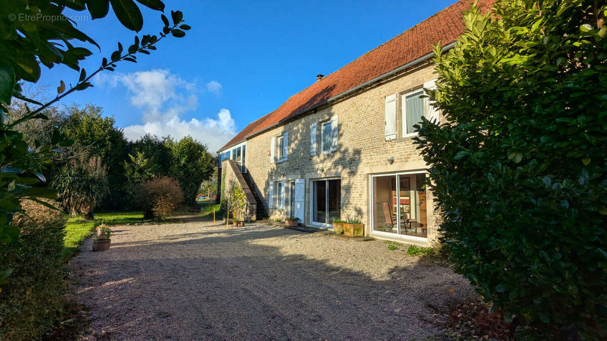 Maison à SAINT-FLOXEL