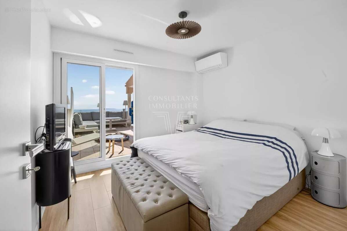 Appartement à MANDELIEU-LA-NAPOULE