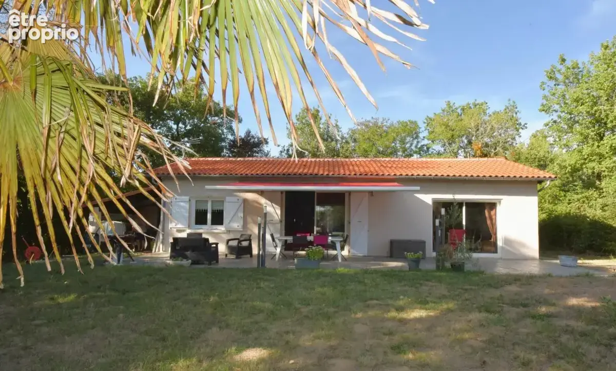 Très belle maison plain pied rénovée sur terrain 3400m² en bordure de golf - photo 2