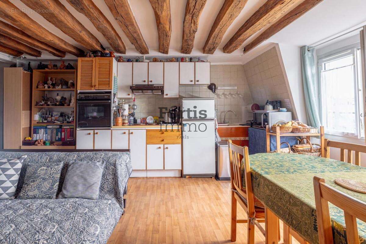 Appartement à PARIS-2E