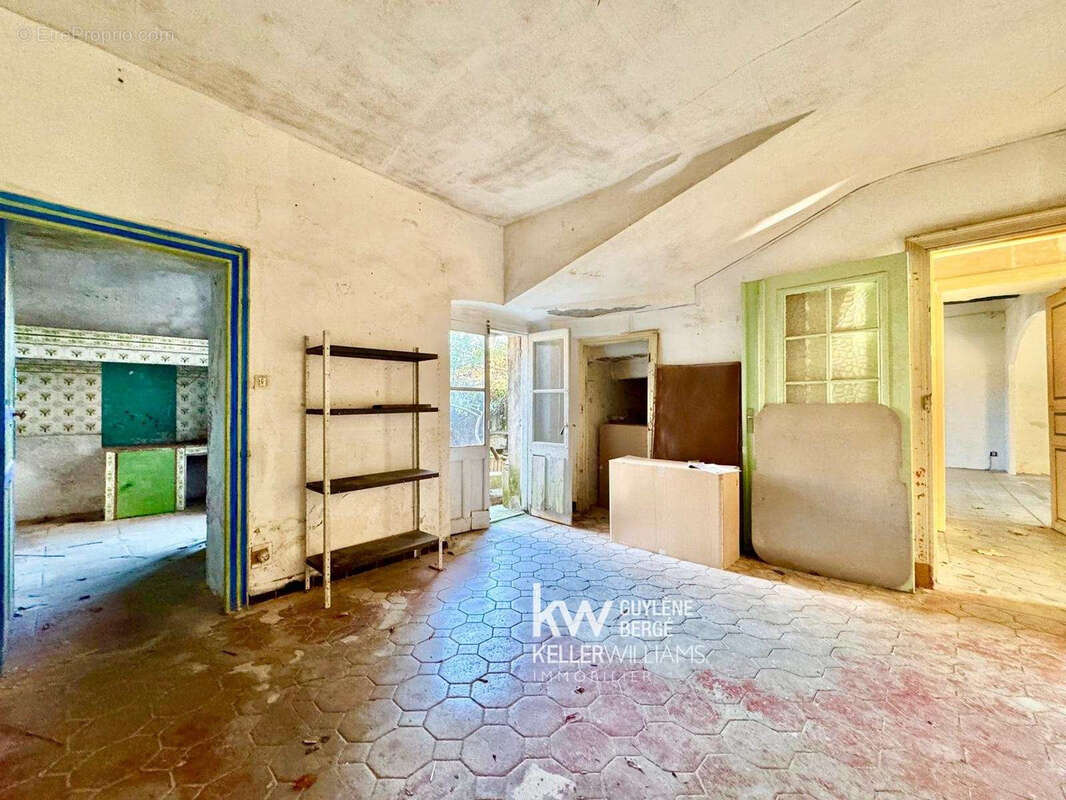 Maison à VACQUIERES