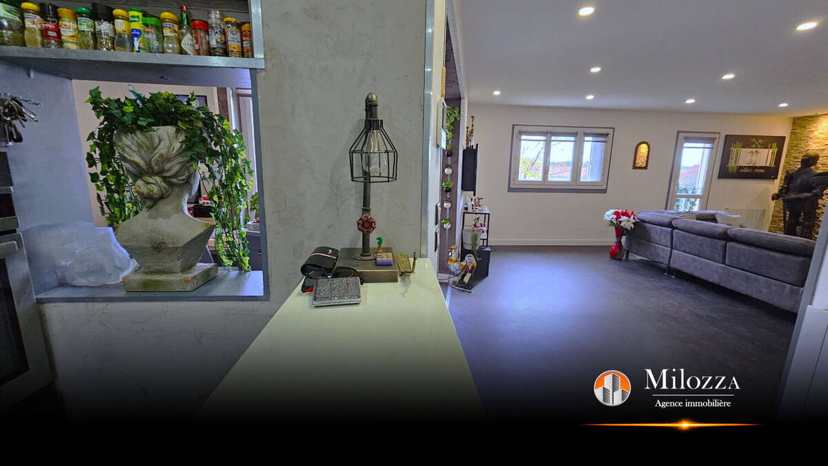 Appartement à VILLEFONTAINE