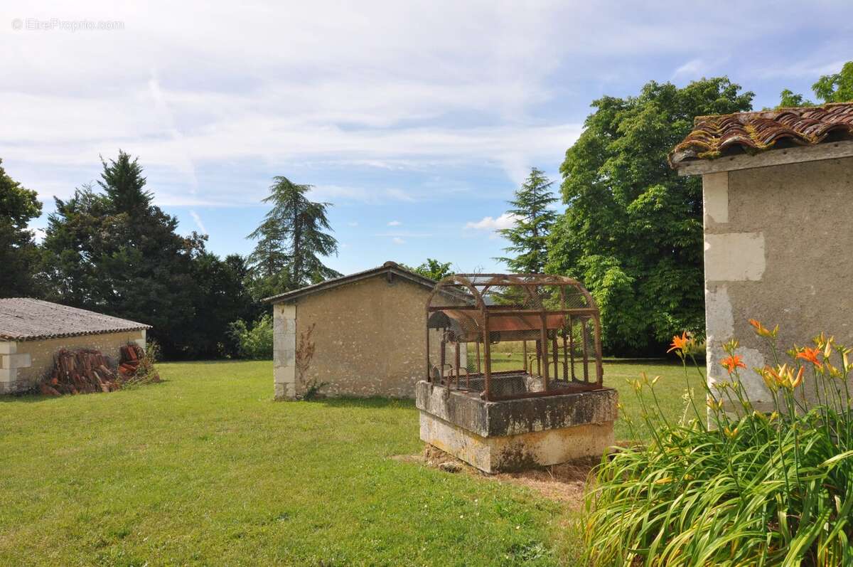 Maison à AUBETERRE-SUR-DRONNE