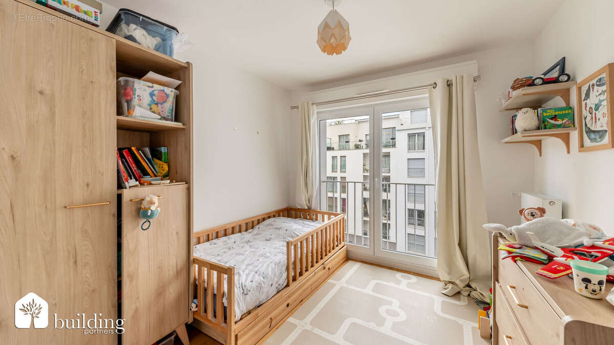 Appartement à COURBEVOIE