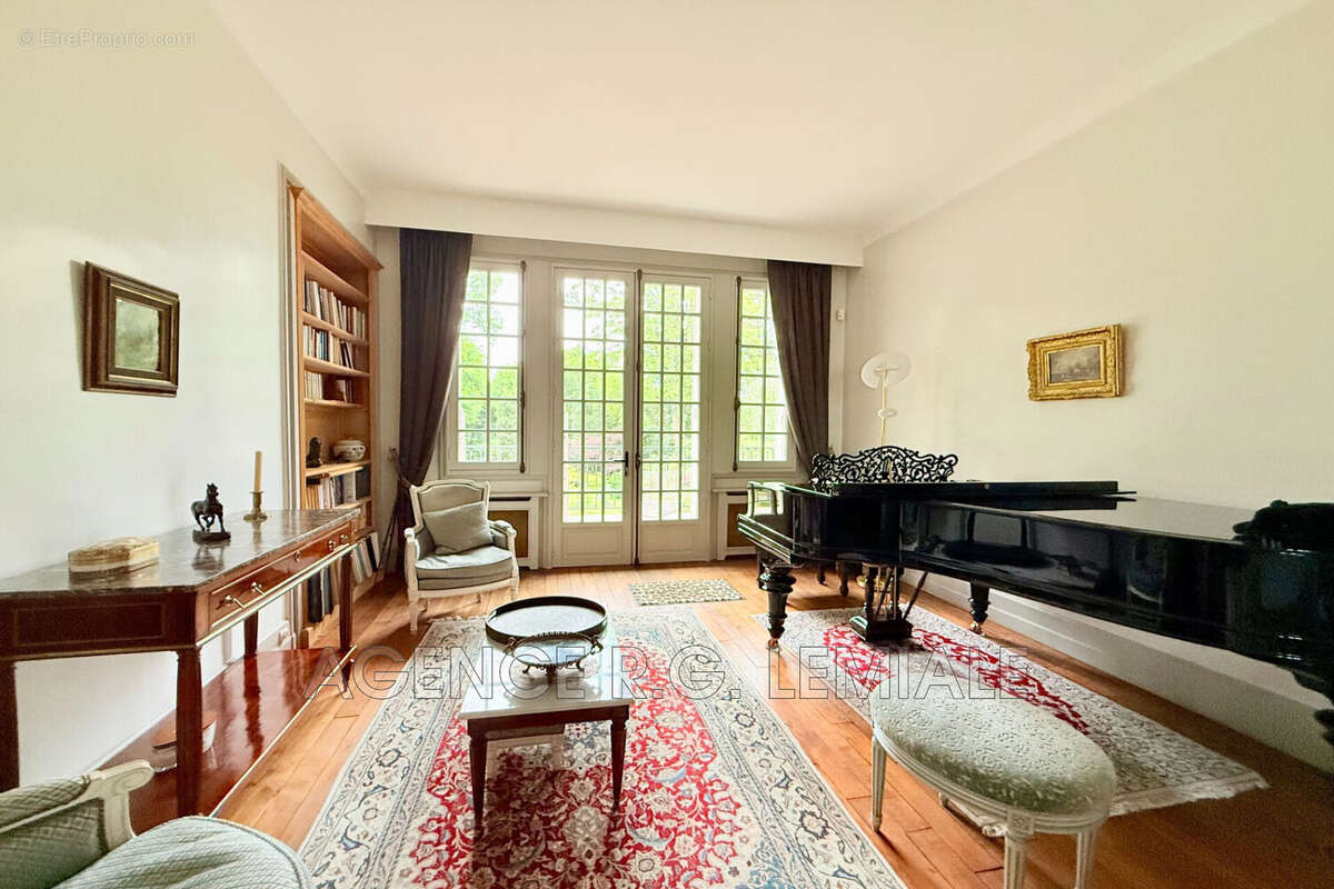 Maison à MAISONS-LAFFITTE
