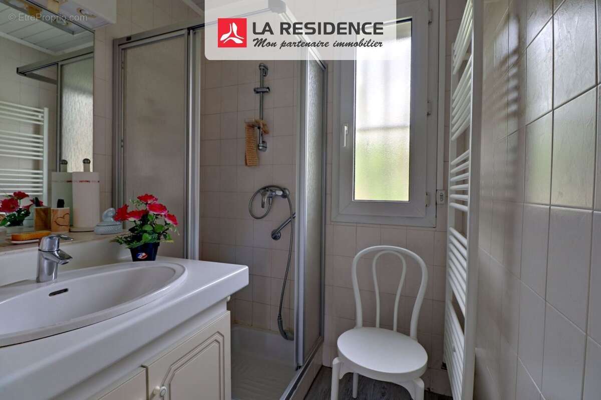 Maison 82 m² à Maurecourt  - photo 7