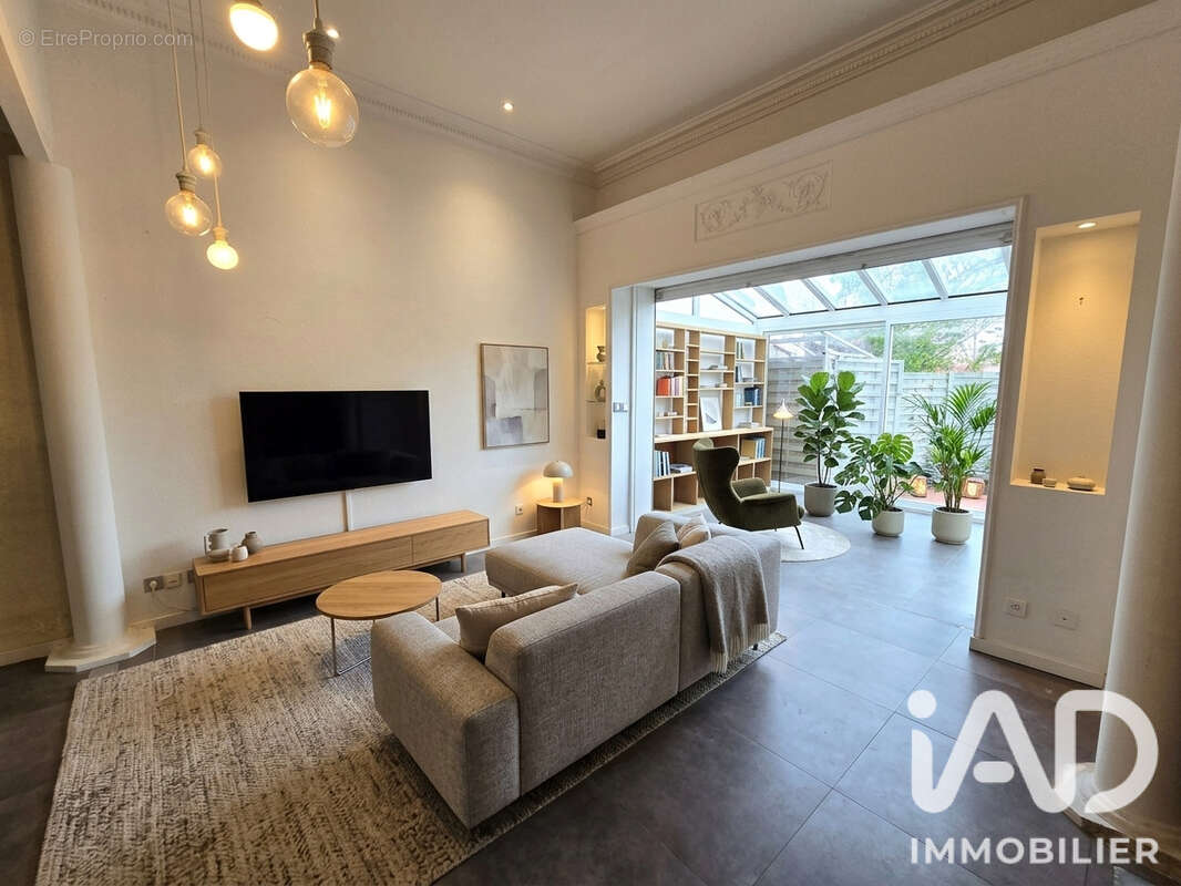 Maison 115 m² à Arles  - photo 7