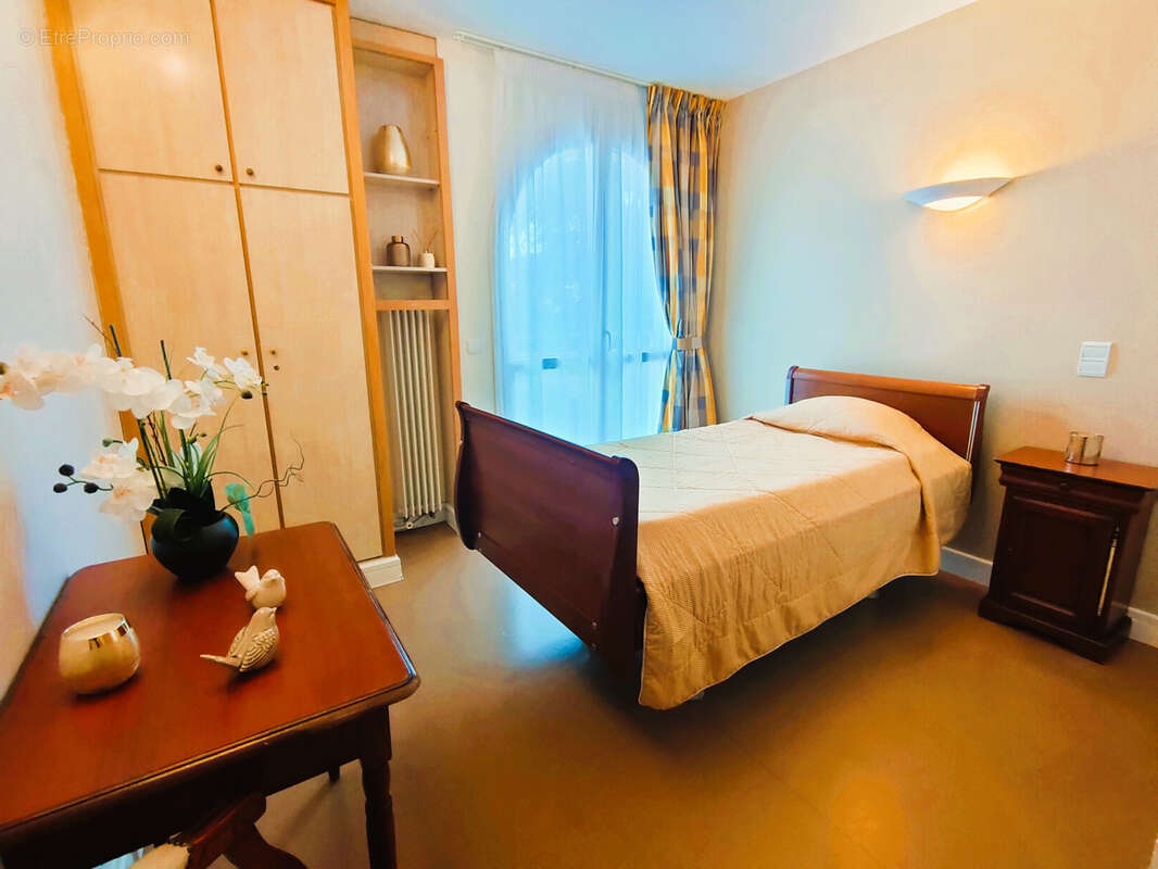 Appartement à LA CELLE-SAINT-CLOUD