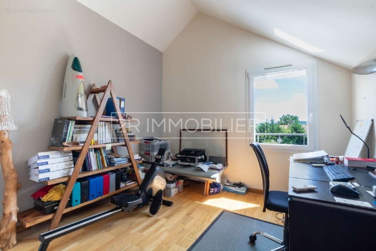 Maison à SAINT-THIBAULT-DES-VIGNES