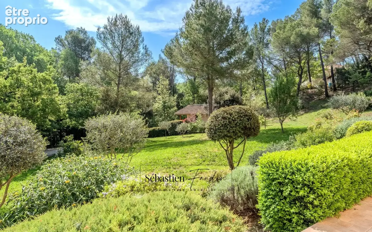 Domaine à vendre à Rousset à 15 minutes d'Aix-en-Provence - 8 000 m² - plusieurs logements - 262 m² habitables - calme absolu -  - photo 28