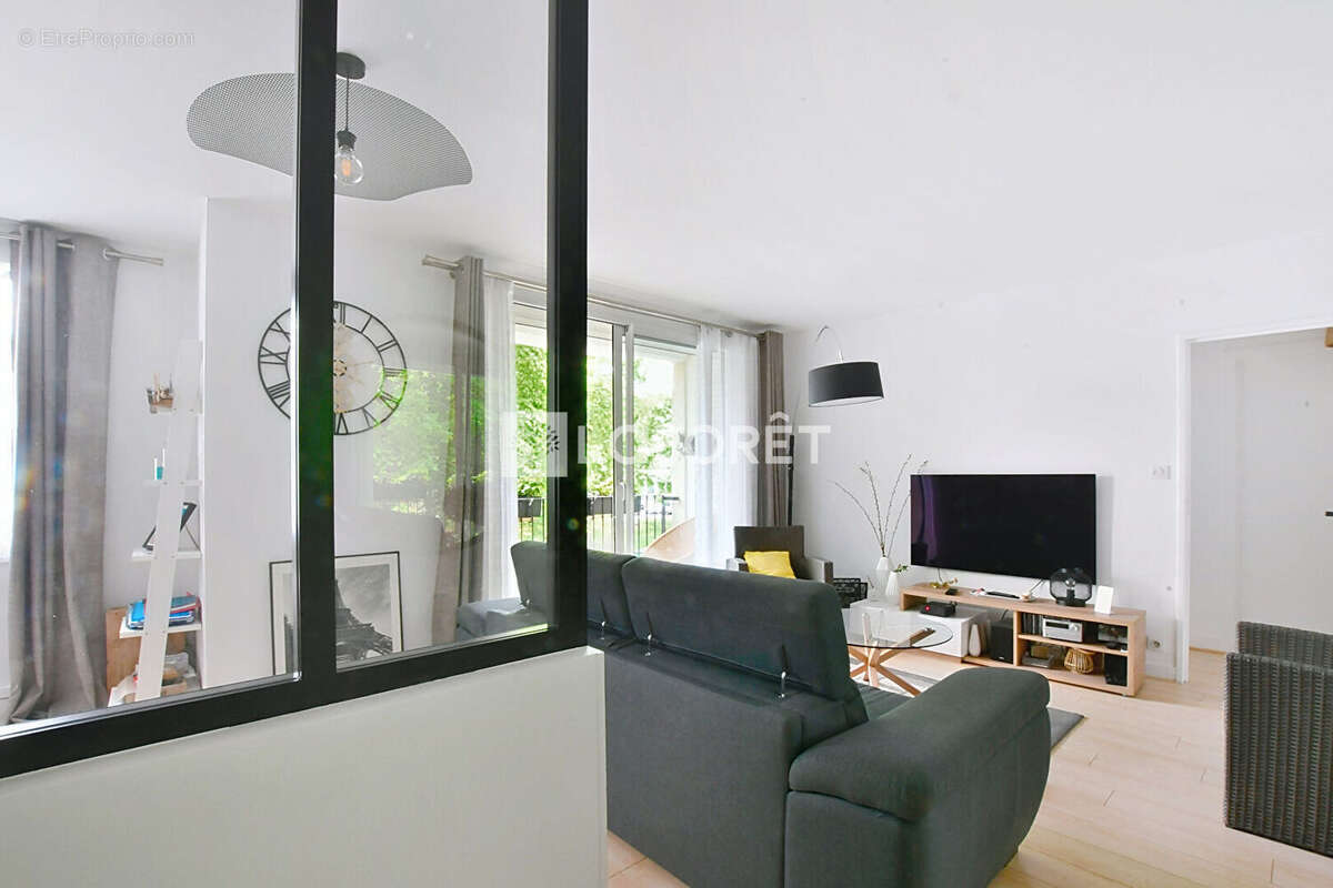 Appartement à LA CELLE-SAINT-CLOUD