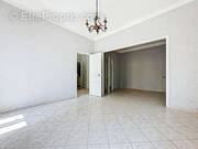 Appartement à MARSEILLE-5E