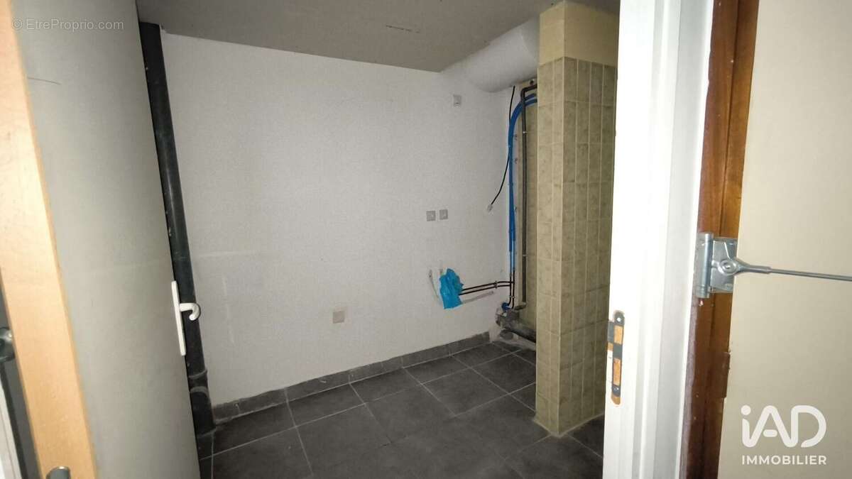 Photo 9 - Commerce à CREIL