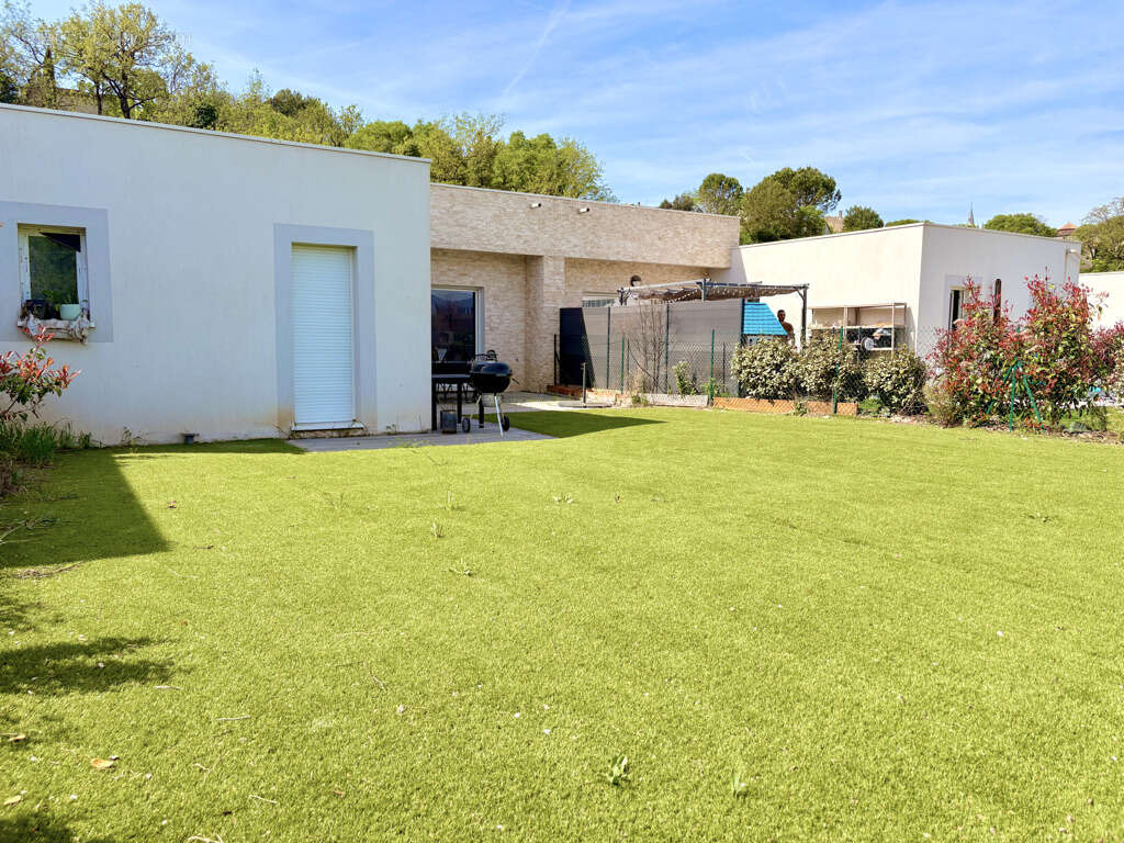 Maison à LA ROQUE-D'ANTHERON