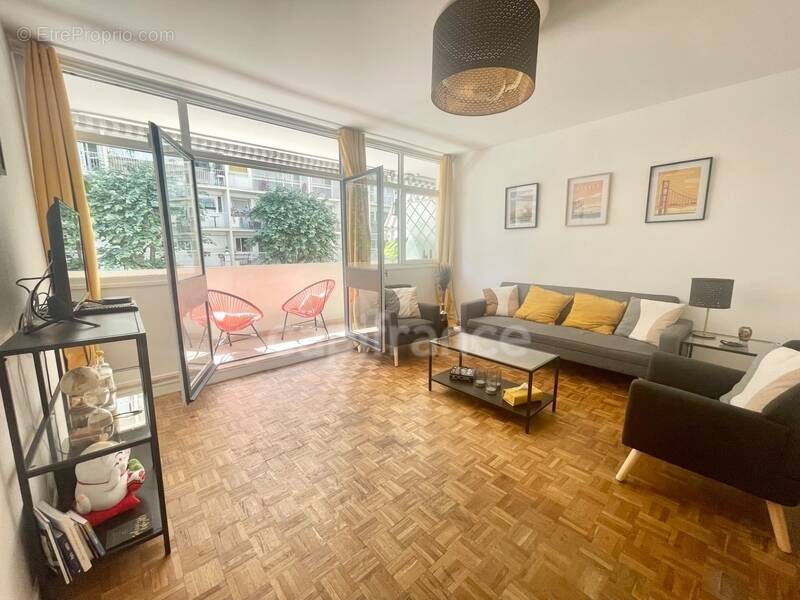 Appartement à PARIS-20E