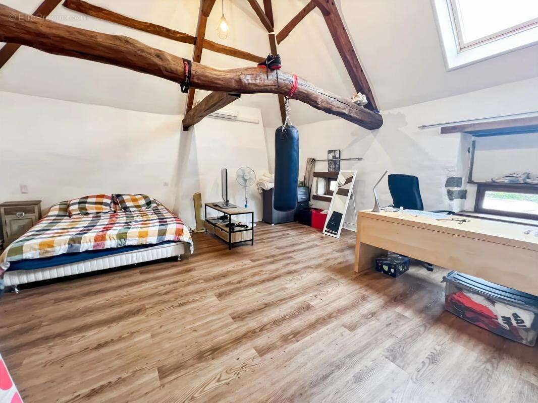 Maison à SAINT-PRIEST-BRAMEFANT