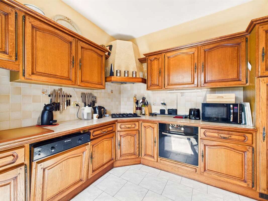Maison pratique de 5 chambres avec piscine et appartement indépendant près de Sarlat, Dordogne - DPE C/C - Opportunité de revenu - photo 5