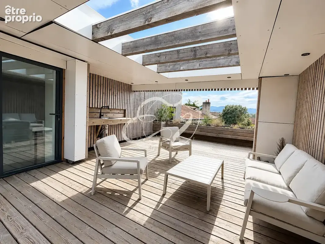 Maison de caractère de 166 m2, entièrement rénovée, terrasses et rooftop - photo 2