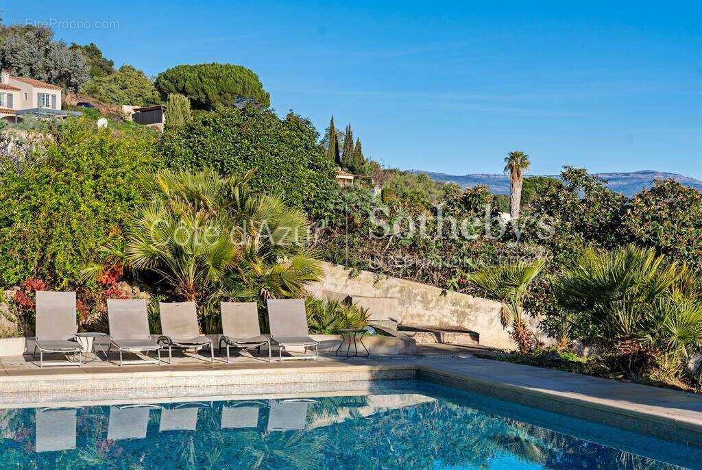 Maison à MANDELIEU-LA-NAPOULE