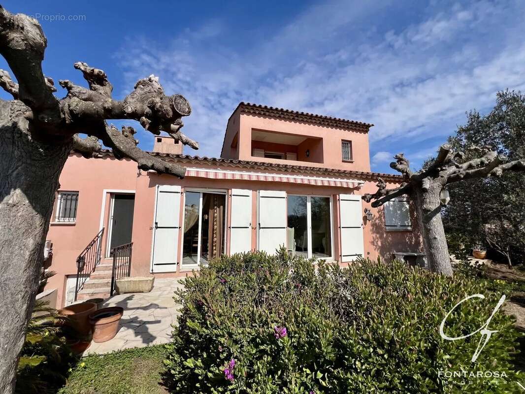 Maison à ROQUEBRUNE-SUR-ARGENS