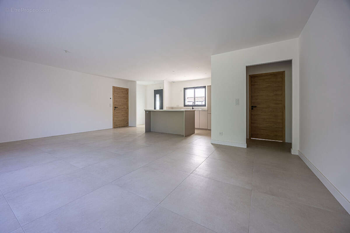 Maison neuve Surgeres / frais de notaire réduits - photo 6