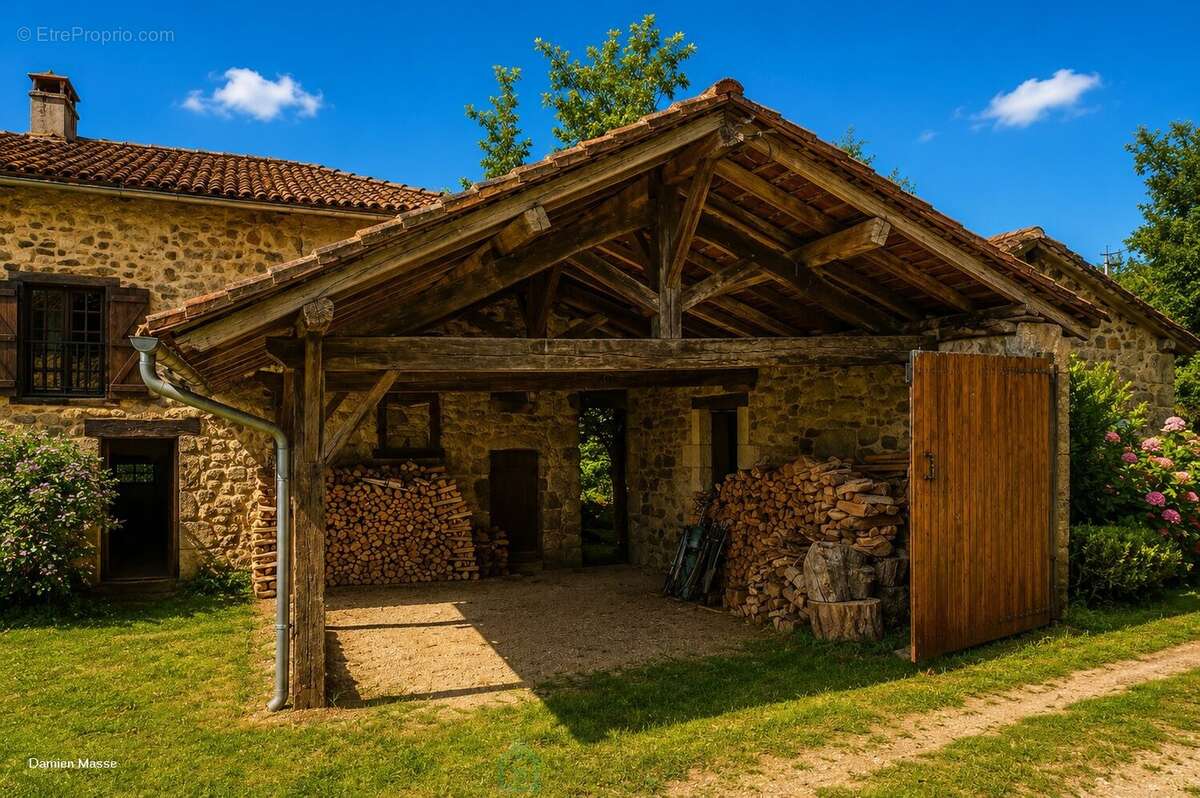 Ancienne maison forte du XIIIe siècle, au coeur du parc naturel régional du Périgord vert. - photo 13