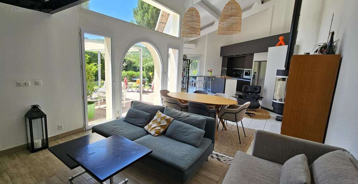 Maison à ROCHEFORT-EN-VALDAINE