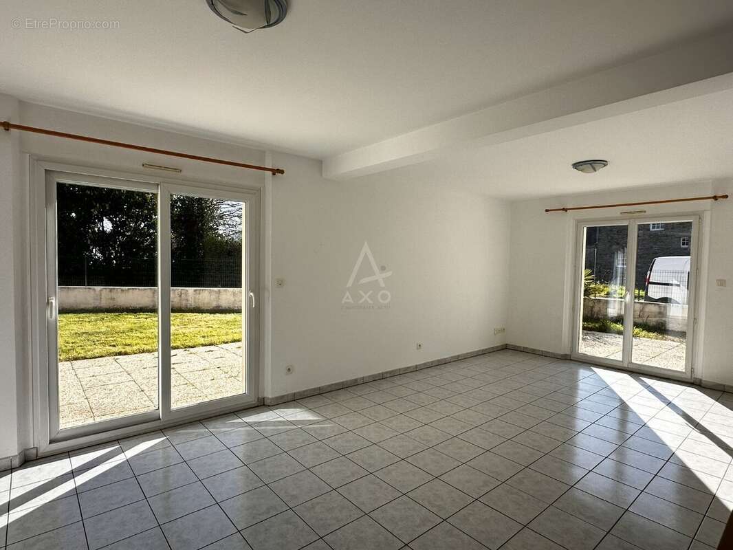 Maison à LOCOAL-MENDON