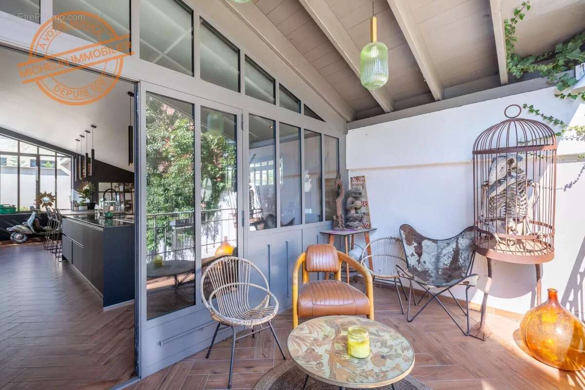 Maison à CHAMPAGNE-AU-MONT-D&#039;OR