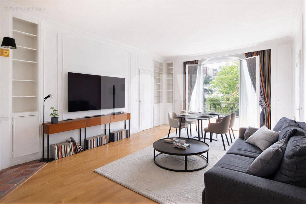 Appartement à NEUILLY-SUR-SEINE