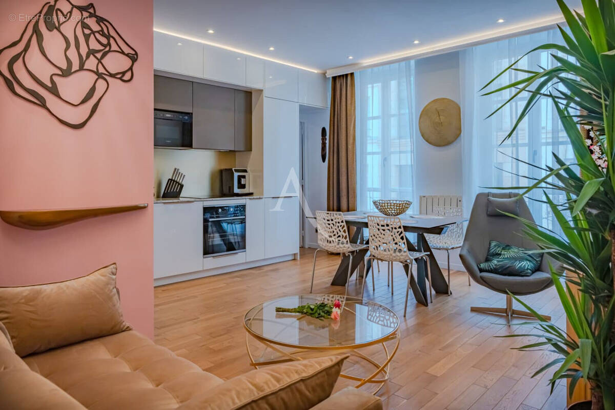 Appartement à PARIS-9E
