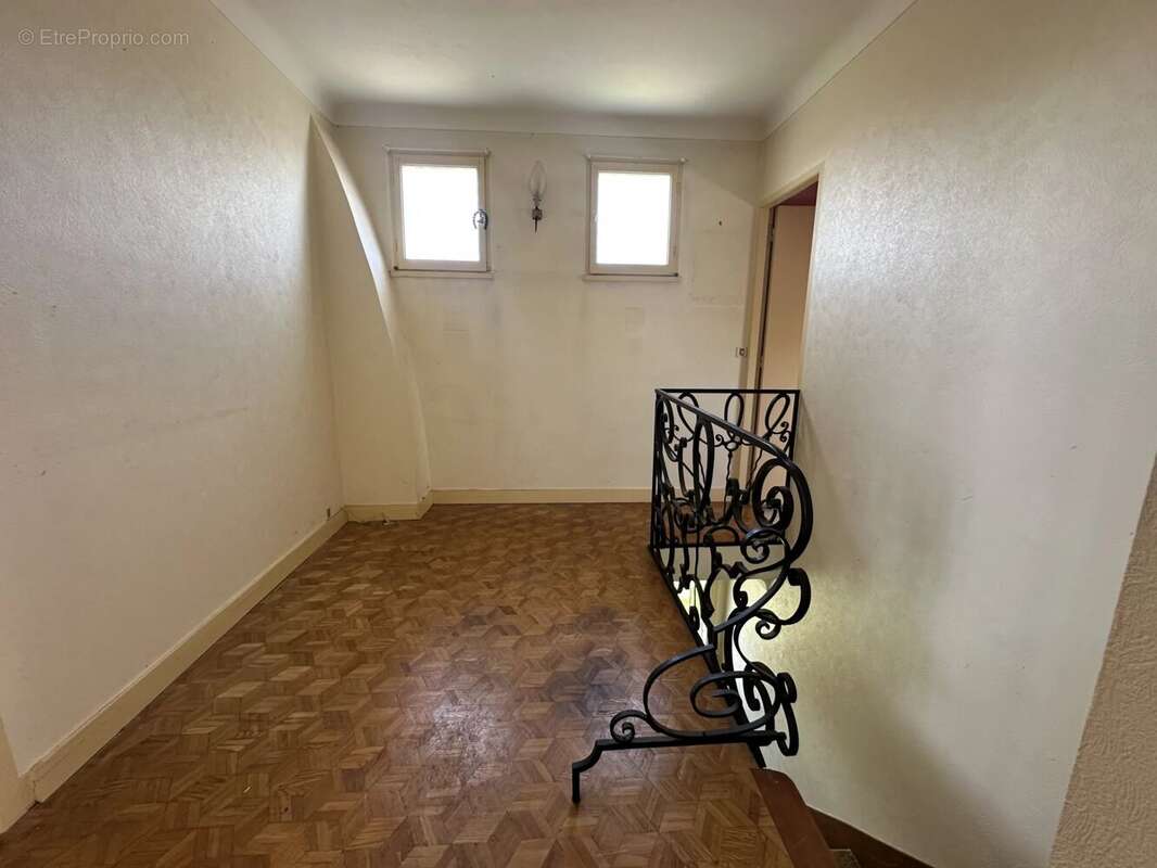 Maison à LE MESNIL-SAINT-DENIS