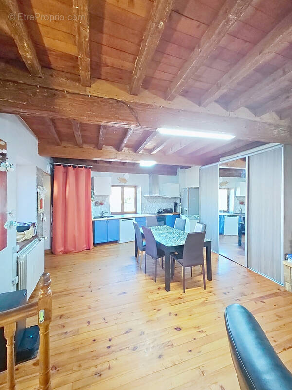 Maison à CIVRIEUX-D&#039;AZERGUES